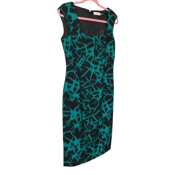 Calvin Klein Black and Blue Sheath Dress with Cap Sleeves and Scoop Neck - Picture 2 of 7